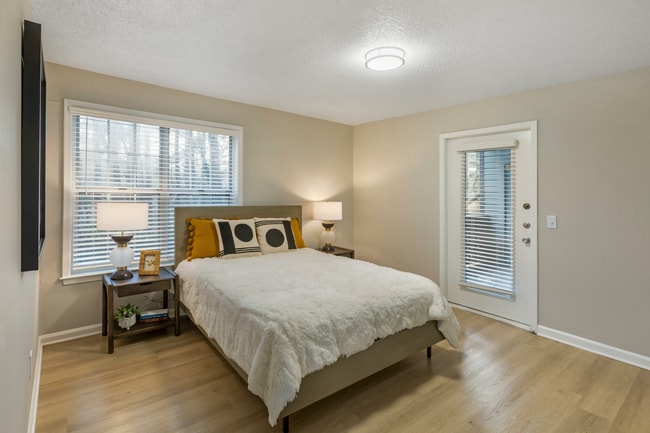 2BR, 2BA - 1,101SF - B2 - Primary Bedroom