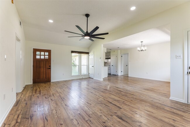 Photo - 431 Topsail Way