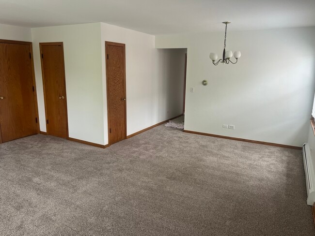 Photo - 5421 W Windsor Ave Unit 2nd Floor
