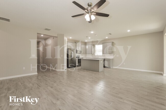 Photo - 921 Carmillion Ct