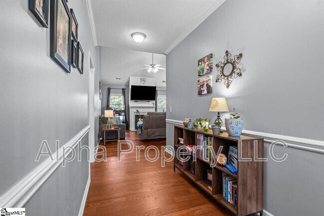 Photo - 824 Laurelcreek Dr