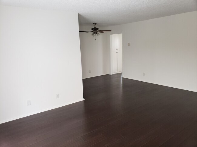 Dining Space - 12333 Texas Ave Unit 5