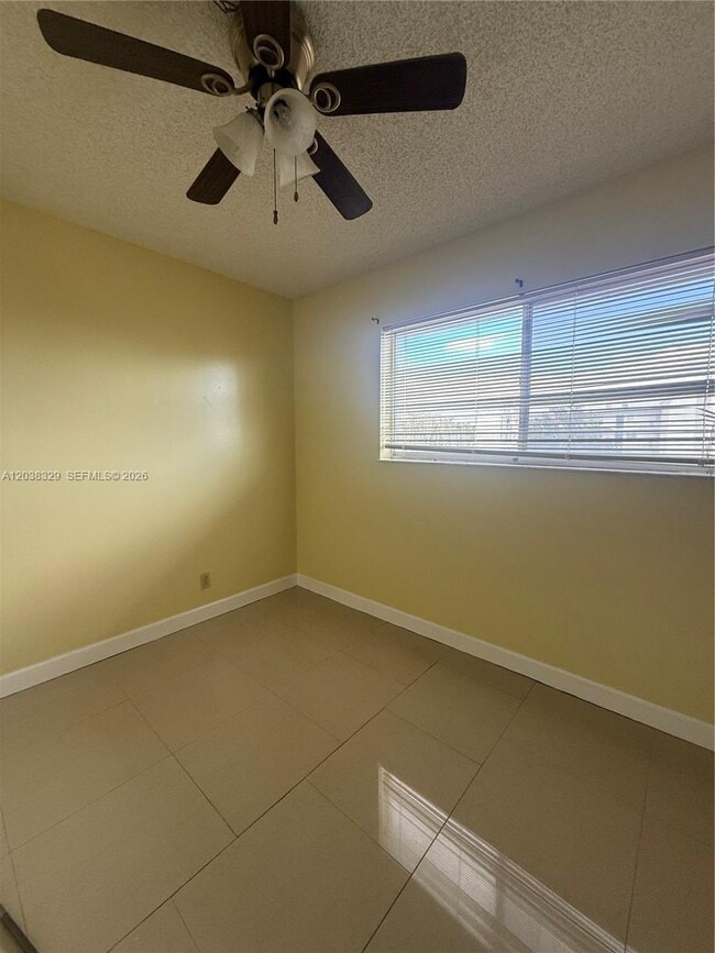Photo - 8740 N Sherman Cir Unidad 402