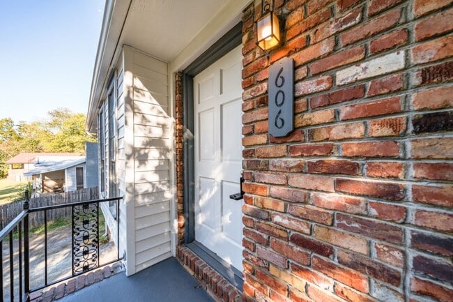 Photo - Newly Renovated 4-Bedroom Brick Beauty in ...