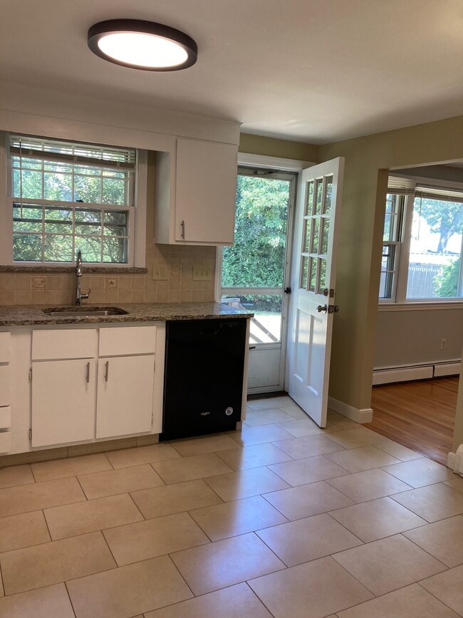 Photo - 271 Ridge St