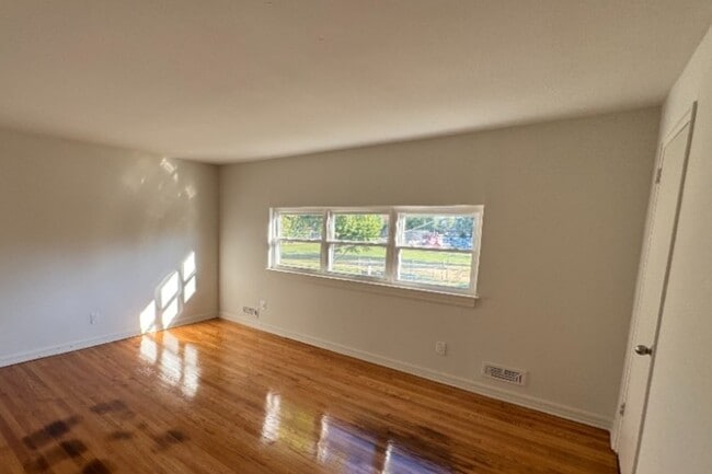 Living Room - 107 Ross Ave