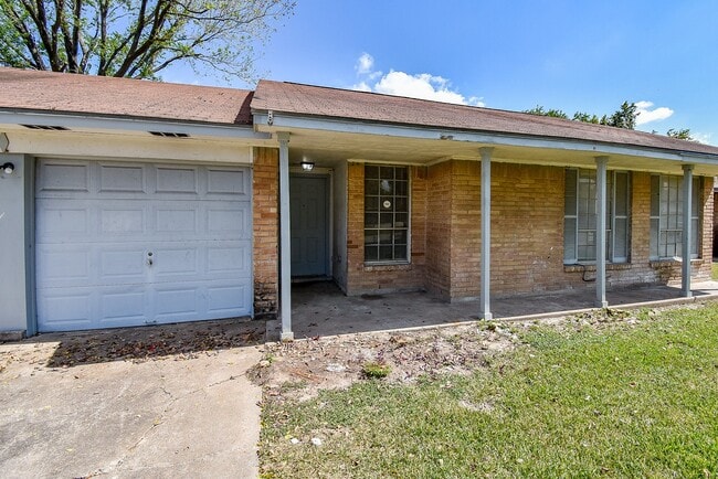Photo - 810 Dell Dale St