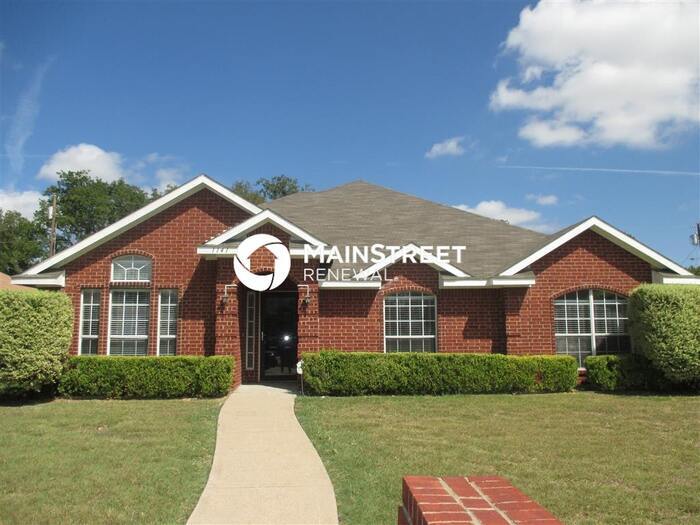 4 Bedroom Pet-Friendly Home in DeSoto, TX ... - 4 Bedroom Pet-Friendly Home in DeSoto, TX ...