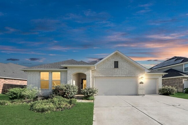 Building Photo - 8034 Royal Palm Dr Rental