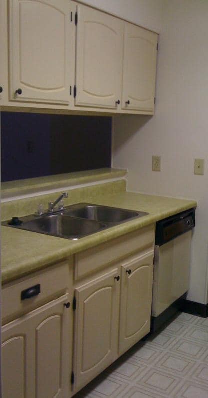 Kitchen - Woodview Village Apartments