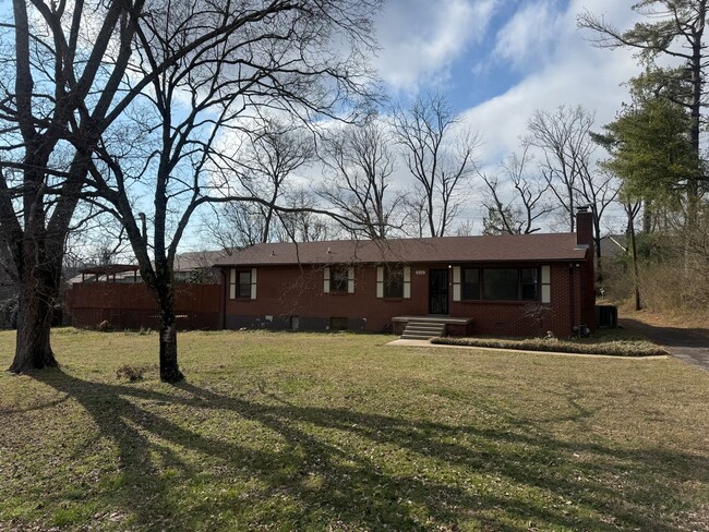 Photo - Prime Nashville Location with Comfort & Convenience