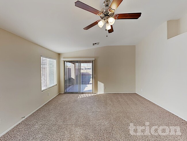 Photo - 30568 N Zircon Dr