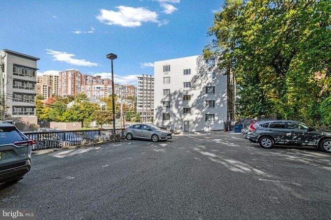 Photo - 1730 Arlington Blvd Unidad 209