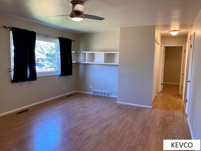 Building Photo - 1728 Azalea Dr Unit 2