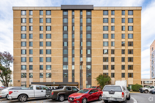 118 Monroe St - Americana Centre Condo