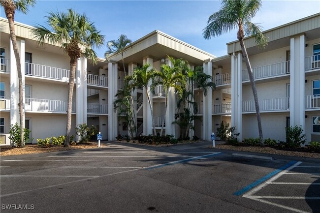 Building Photo - 1624 Pine Valley Dr Unit 310 Rental