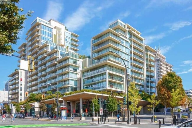 605-707 Courtney St Unit 1 Bed  plus den and bath