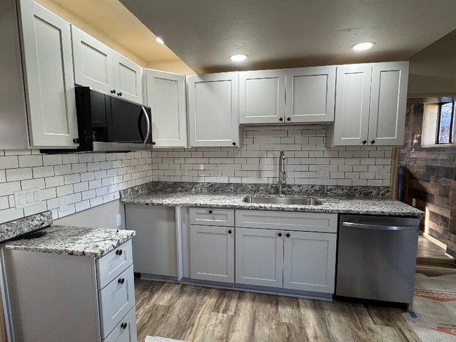 Building Photo - 174 Hermosa St