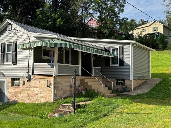 Photo - 318 Pike Run Dr House