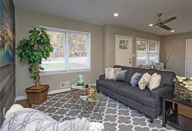 Photo - Beautifully renovated 3/2 home in Belvedere Park