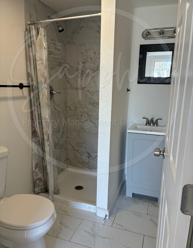 Photo - 1223 W Hayward Ave