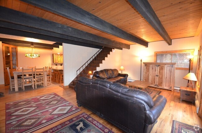 Building Photo - 471 High Point Dr Unit Middle Rental