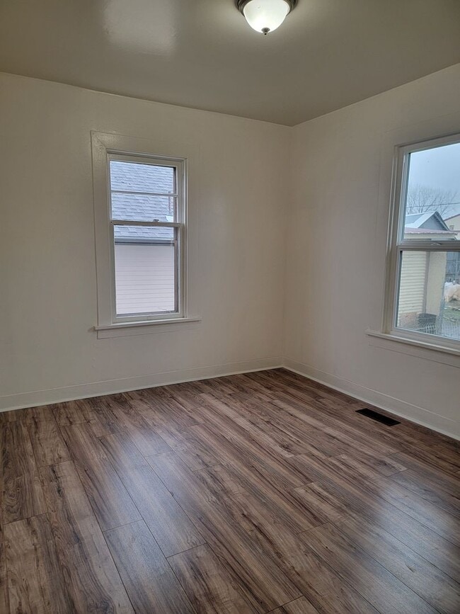 Photo - updated 1 bedroom single family home