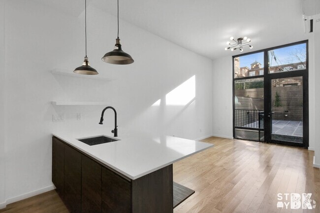 Building Photo - 610 Myrtle Ave Rental