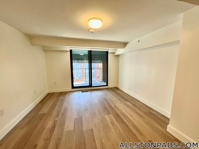 Photo - 1079 Commonwealth Ave Unidad 451