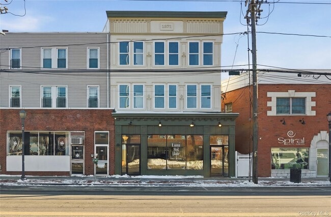 Building Photo - 13 W Hoffman Ave Unit 2