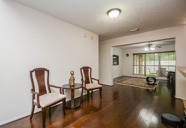 Photo - 1907 Coverlea Ct