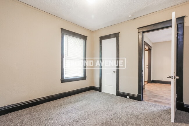 Photo - 3811 E 36th St