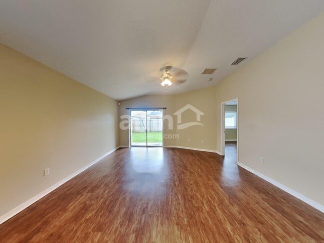 Photo - 4338 Country Hills Blvd