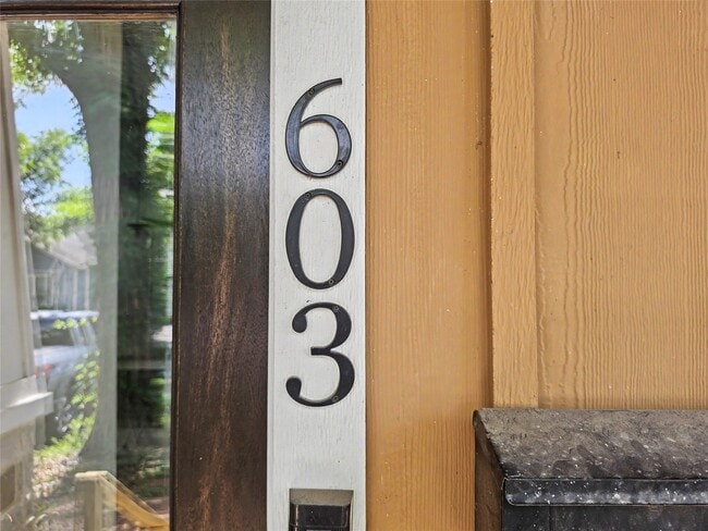 Photo - 603 Archer St