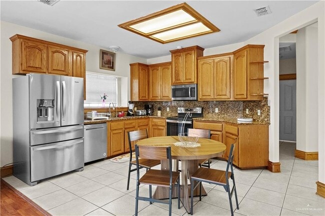 Photo - 23 E Champion St