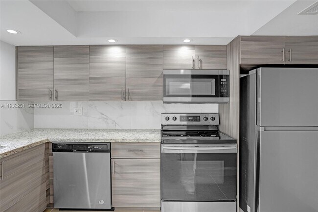 Photo - 701 NW 19th St Unidad 211