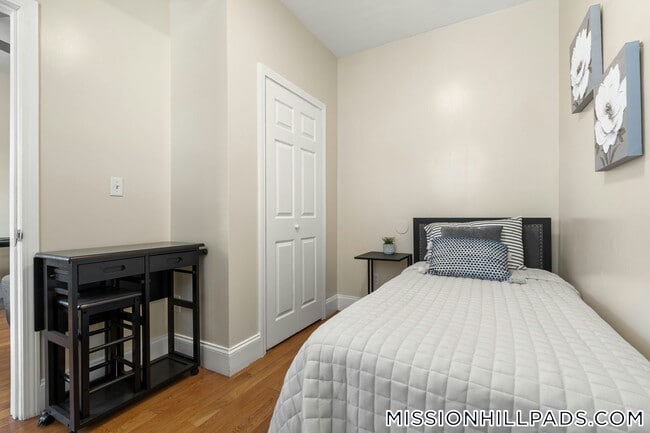 Photo - 252 Warren St Unit 2