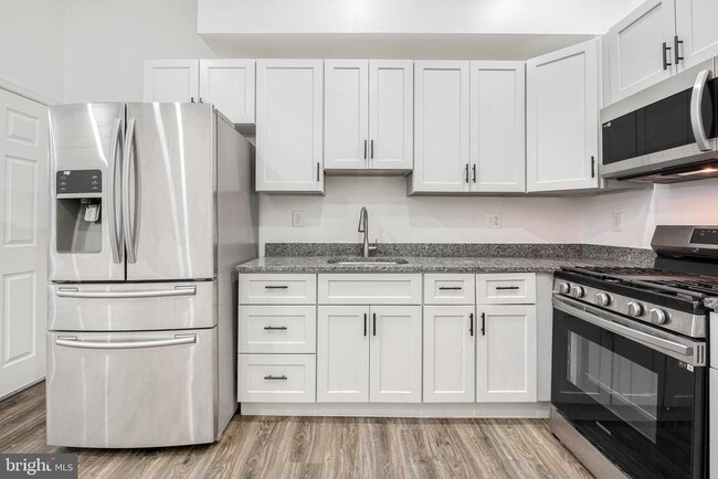 Building Photo - 1339 W Lafayette Ave