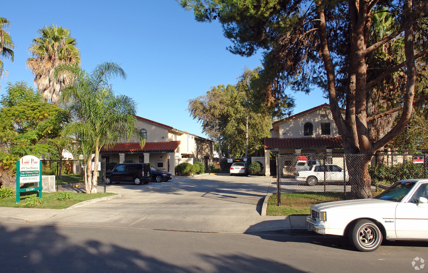 Photo - Lone Pine Townhome Apartments