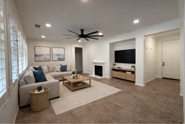 Building Photo - 16080 Begonia Ave