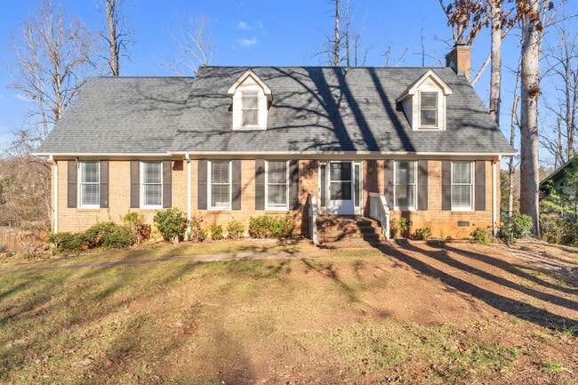 Photo - Spacious 4-Bed, 4-Bath Rental Home with Lake Views in Belle Terre Acres