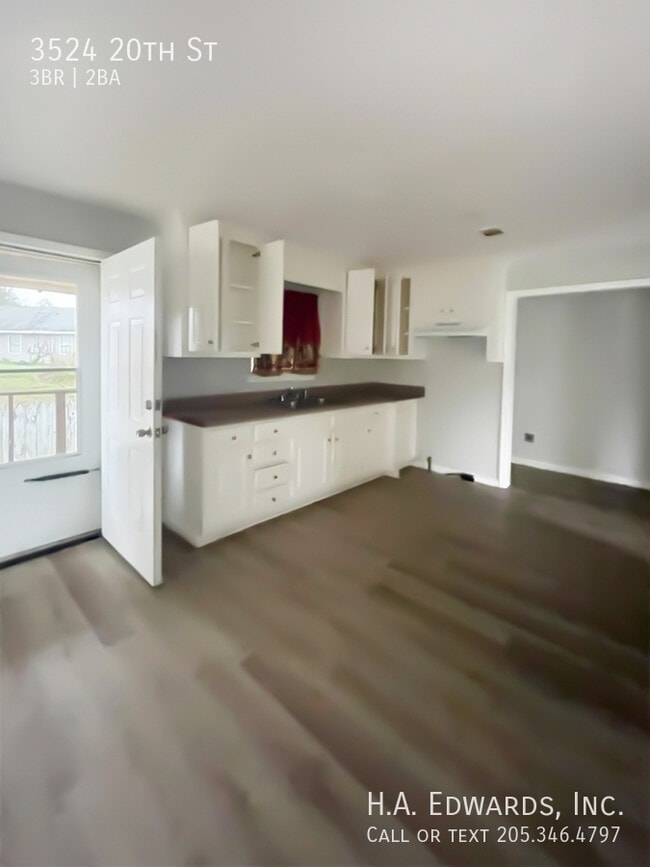 Building Photo - 3524 20th St