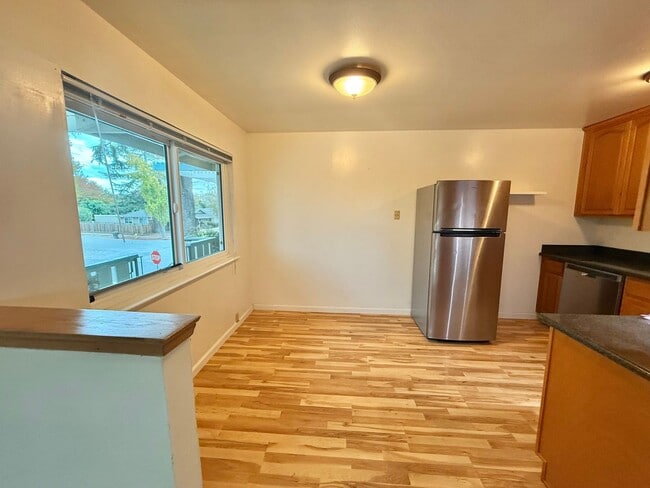 Photo - CAMBRIAN - Remodeled upstairs unit - great location near downtown Campbell Unit 3