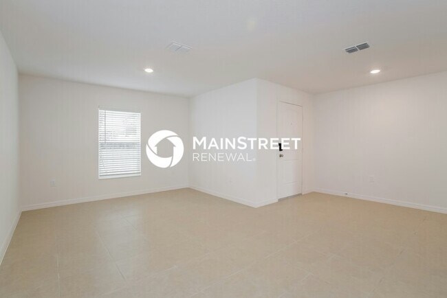 Photo - 4 Bedroom Pet-Friendly Home in Mascotte, FL with Main Street Renewal