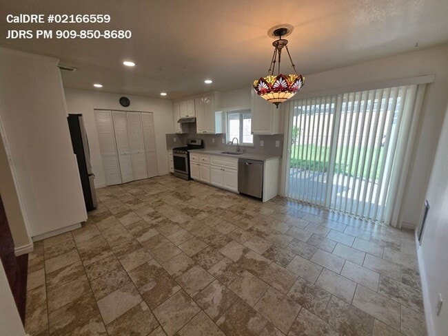 Photo - Ontario 3 Bedroom Home