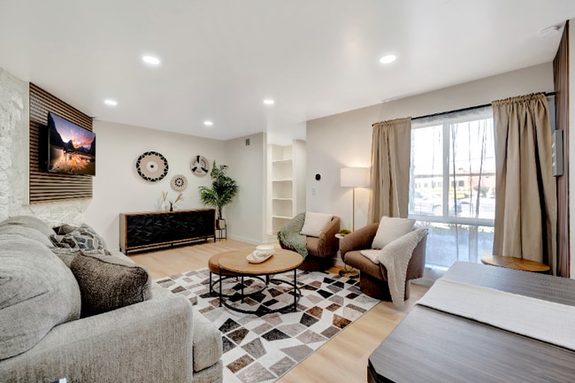 Photo - 1676 W Orangewood Ave Unit A