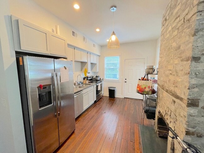 Photo - 612 E Henry St Unit B