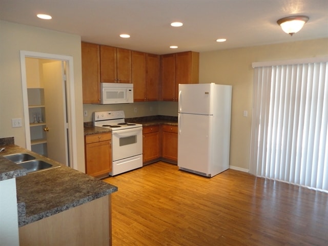 9222 W Elm St