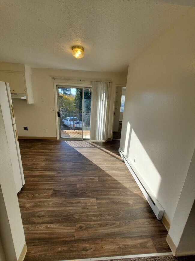 Photo - 3930 Iberis St NE