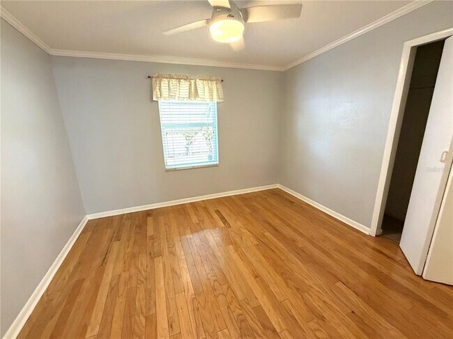 Photo - 516 Northmoor Ave N